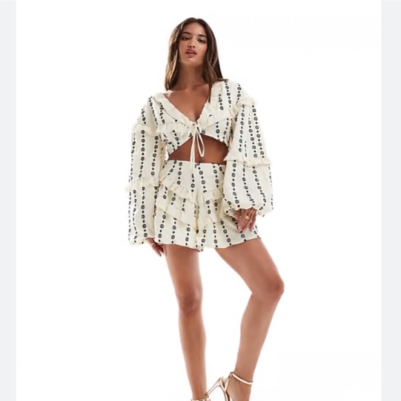 Embroidered Ruffle Crop Top - Picture 3 of 5